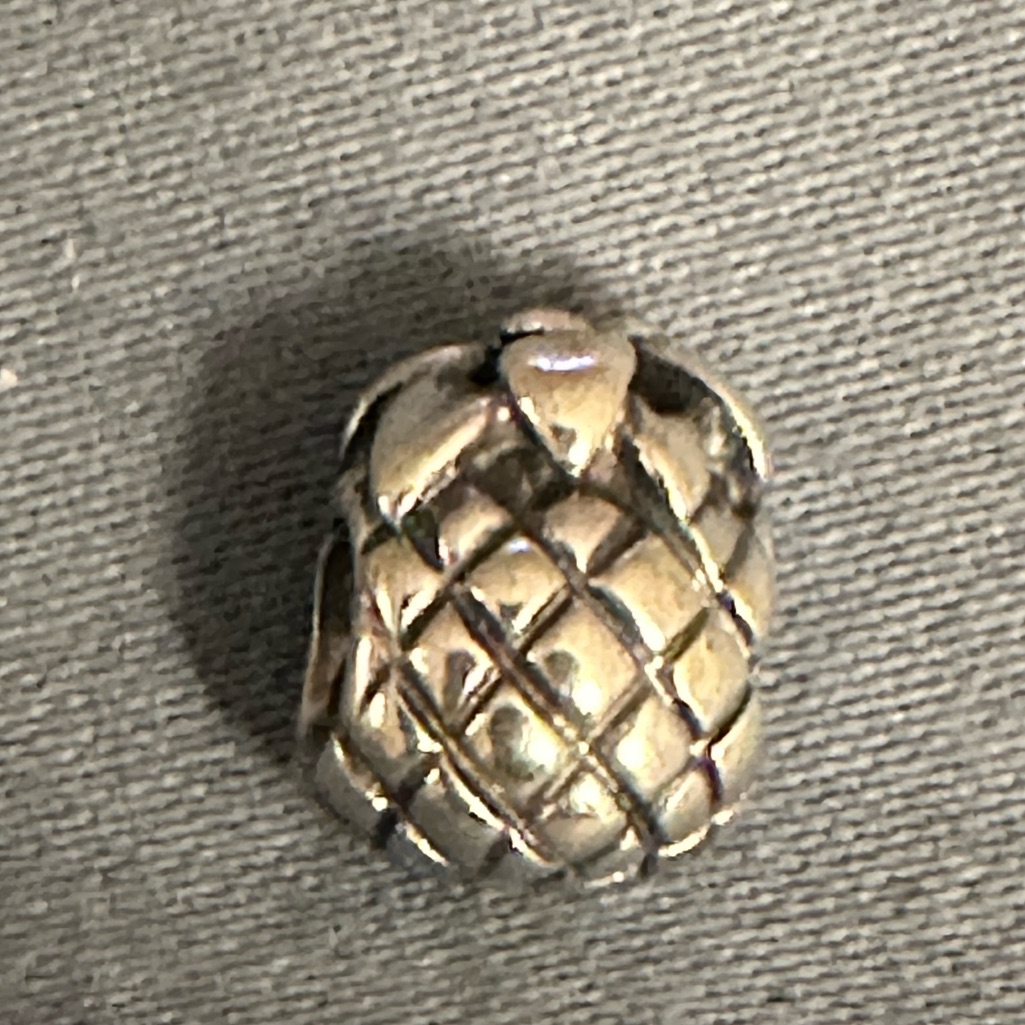 Pandora Pineapple Charm 27$